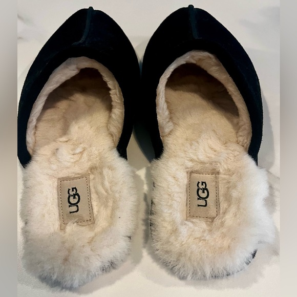 Men’s ’Scuff’ UGGS, black, size 10 - Picture 3 of 4